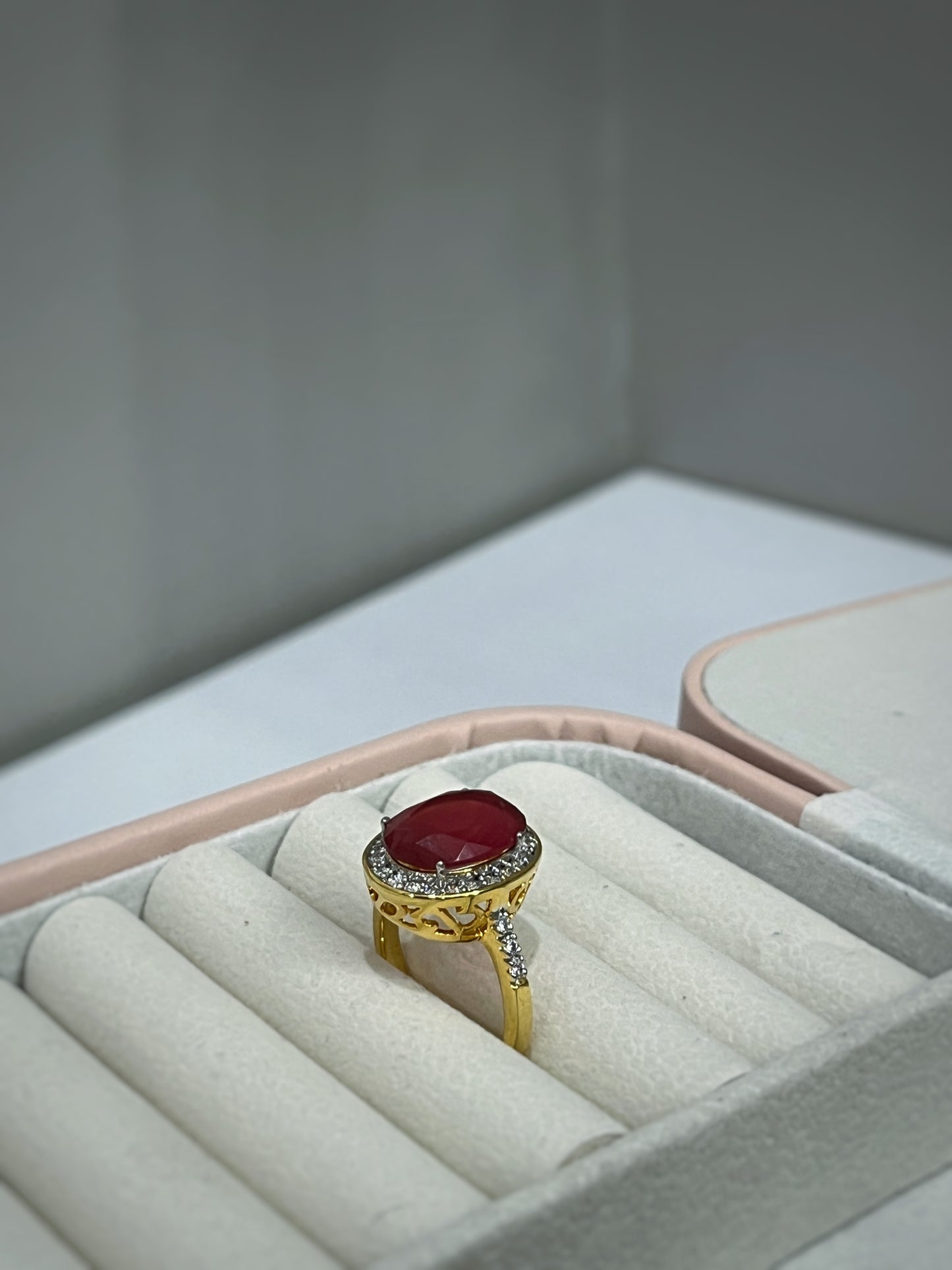 Scarlet Royalty Ring ✨